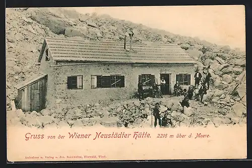 AK Wiener Neustädter Hütte, Besucher vor der Hütte