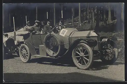 AK Auto Metallurgique (191 ), Zwei Herren chauffieren ein Paar und eine Dame, dahinter ein Opel