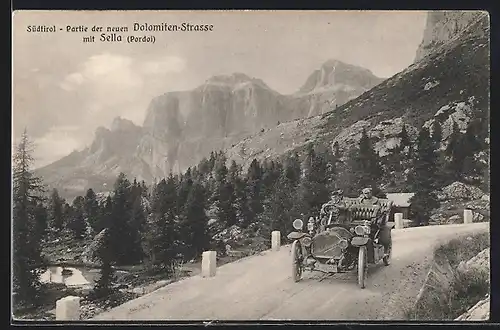 AK Auto Metallurgique (1907), Südtirol, Wagen auf der neuen Dolomiten-Strasse mit Sella