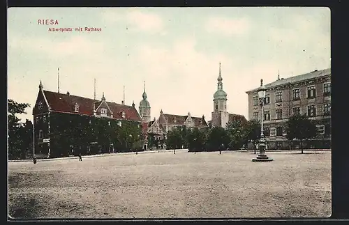 AK Riesa, Albertplatz mit Rathaus