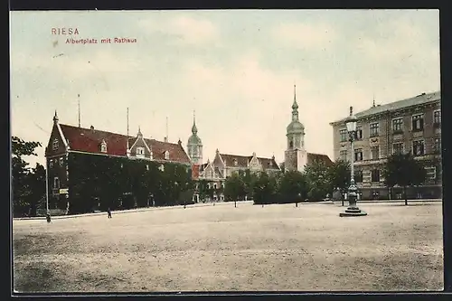 AK Riesa, Albertplatz mit Rathaus