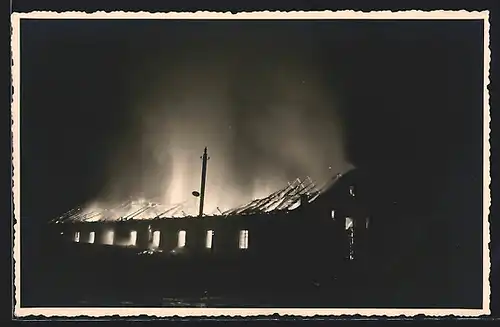 Foto-AK Bad Reichenhall, Hofbrand ca. 1950 bei Nacht