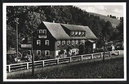 AK Niederfrauendorf /Erzgebirge, Hotel und Cafe Waldhaus R. Friebel