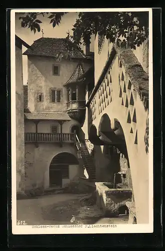 AK Vaduz, Schloss Vaduz, Teilansicht vom Schlosshof