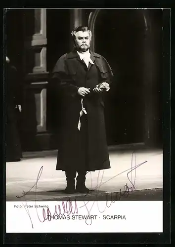 AK Opernsänger Thomas Stewart auf der Bühen, original Autograph
