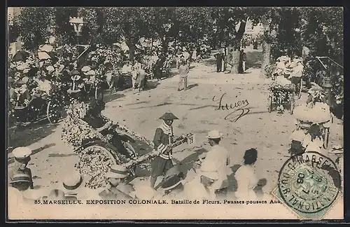 AK Marseille, Exposition coloniale 1906, Bataille de Fleurs, Pousses-pousses