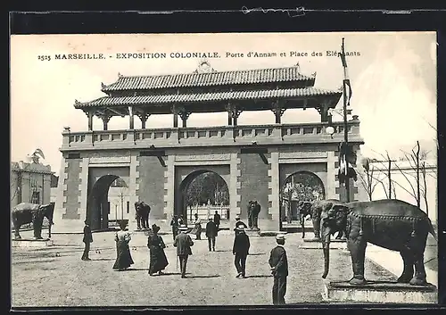 AK Marseille, Exposition coloniale 1906, Porte d`Annam et Place des Eléphants