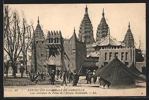 AK Marseille, Exposition coloniale 1906, Cour intérieure du Palais de l`Afrique Occidentale