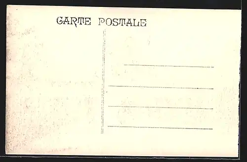 AK Marseille, Exposition coloniale 1922, Palais de l` Afrique Occidentale Intèrieur d` un Village Soudanaise