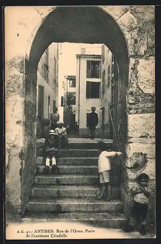 AK Antibes, Rue de l`Orme, Porte de l`ancienne Citadelle