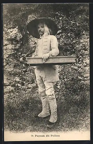 AK Paysan du Poitou, Mann in Tracht Aquitanien / Aquitaine