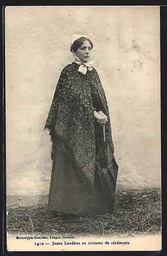 AK Jeune Landaise en costume de cèrèmonie, Frau in Tracht Aquitanien / Aquitaine