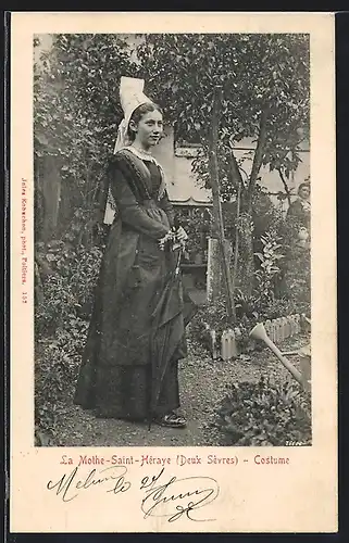AK La Mothe-Saint-Hèraye (Deux Sèvres), Costume-Frau in Tracht Aquitanien / Aquitaine