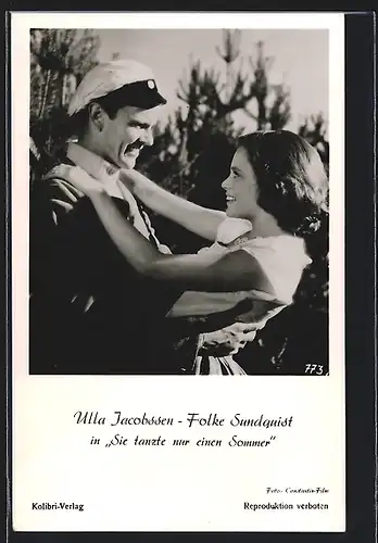 AK Schauspielerin Ulla Jacobssen und Schauspieler Folke Sundquist in Sie tanzte nur einen Sommer, Filmszene