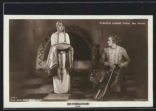 AK Die Nibelungen, I. Teil, Kriemhild schenkt Volker den Mantel