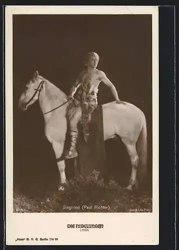 AK Die Nibelungen, Paul Richter als Siegfried auf seinem Pferd