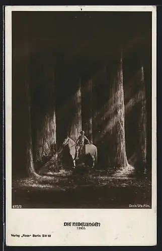 AK Filmszene Die Nibelungen, I. Teil, Siegfried auf seinem Ross im Wald
