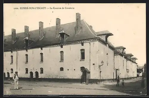 AK Condé-sur-l`Escaut, La Caserne de Cavalerie