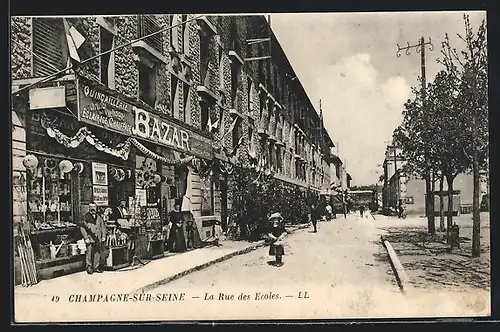 AK Champagne-sur-Seine, La Rue des Ecoles