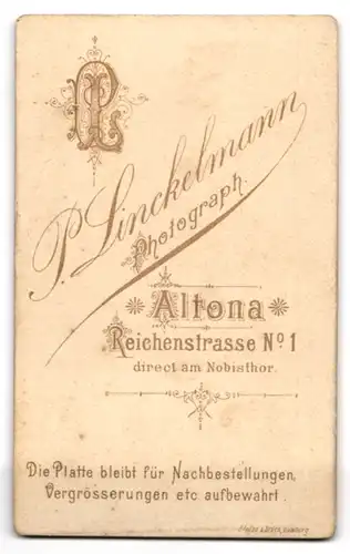 Fotografie P. Linckelmann, Altona, Reichenstr. 1, Zwei junge Mädchen in modischen Kleidern