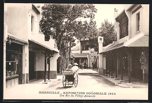 AK Marseille, Exposition Coloniale 1922, Une Rue du Village Annamite, Rickshaw