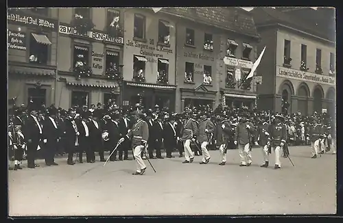 Foto-AK Krefeld, Schützenfest mit Umzug, Ladengeschäfte