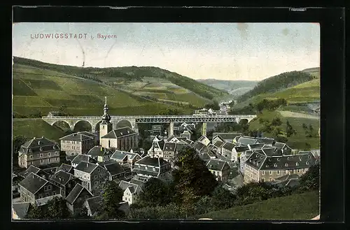 AK Ludwigsstadt, Ortspartie mit Kirche und Viadukt