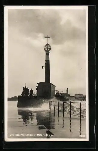 AK Warnemünde, Die Mole im Sturm