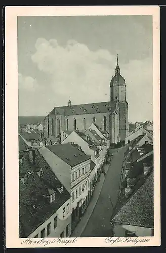 AK Annaberg i. Erzgeb., Strasse Grosse Kirchgasse mit Kirche