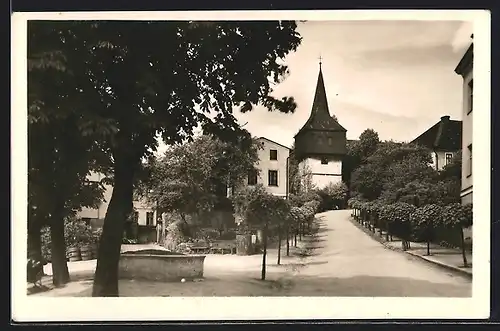 AK Hronov, Strassenpartie mit Kirchturm