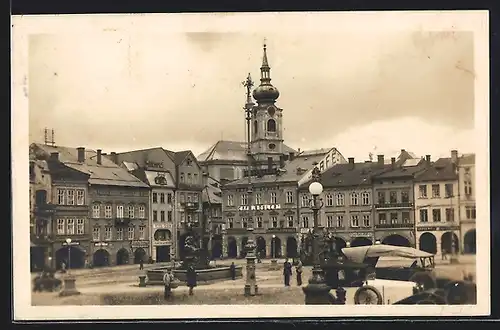 AK Trautenau, Marktplatz mit Brunnen