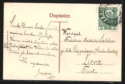 AK Königgrätz / Hradec Kralove, Platzpartie mit Leuten und Gotteshaus