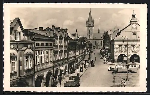 AK Dvur Králove n. L., Strassenpartie mit Turm aus der Vogelschau