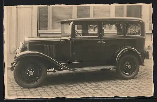 Foto-AK Auto Chevrolet (1927 /28), Seitenansicht des Fahrzeugs