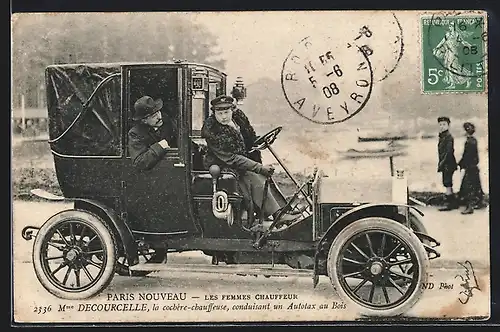 AK Auto Darracq (1906), Paris, Les Femmes Chauffeur, Mmme Decourcelle, Frau als Chauffeur am Steuer des autos