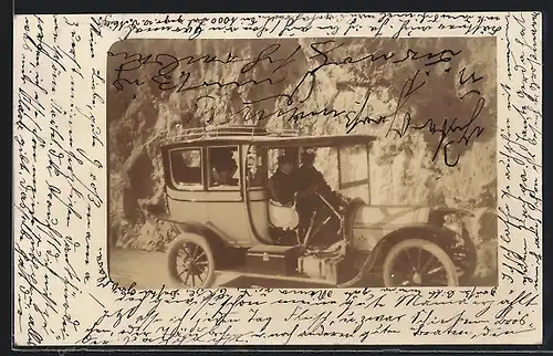 Foto-AK Auto Darracq (1908), Junge Dame wird chauffiert