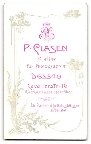 Fotografie P. Clasen, Dessau, Cavalierstr. 16, Junge Dame im hübschen Kleid