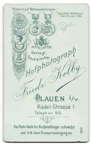 Fotografie Friedr. Kolby, Plauen i. V., Rädel-Str. 1, Junge Dame im schwarzen Kleid