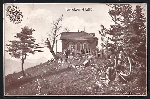 AK Turnitzer Hütte mit Wanderern