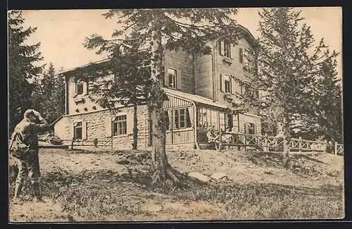 AK Hallerhaus, Berghütte am Wechsel, mit Besuchern auf der Terrasse