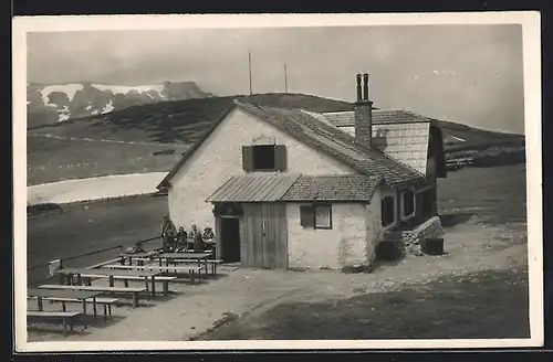 AK Damböckhaus, Gäste vor der Hütte