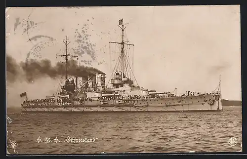 AK Kriegsschiff S. M. S. Ostfriesland vor der Küste