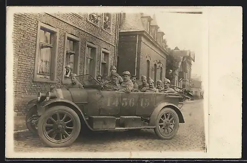Foto-AK Auto Fiat (191?), Belgische Soldaten in einem vollbesetzten Armee-Fahrzeug