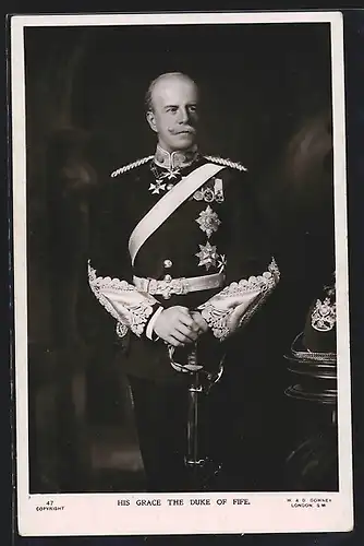 AK His Grace the Duke of Fife, in Uniform mit Degen