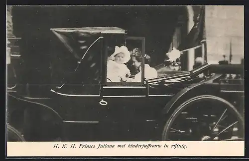 AK H. K. H. Prinses Juliana von den Niederlanden met kinderjuffrouw in rijtuig