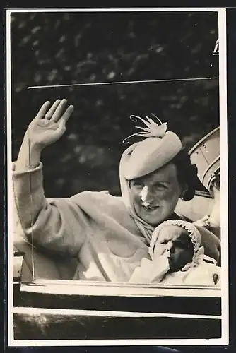 AK Königin von den Niederlanden mit ihrem Baby, 1940