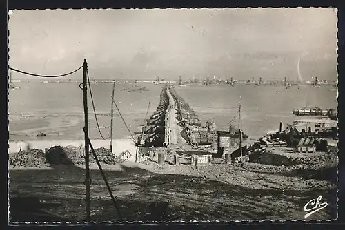AK Arromanches-les-Bains, Port Winston-Churchill 1944, La jetée de la Grande Cale prise de l`Hôtel Normandy