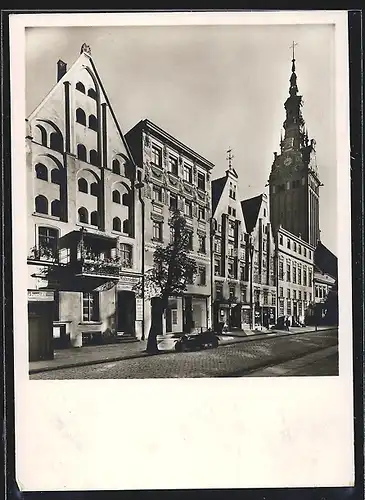 AK Elbing, Mittelalterliche Häuser Nr. 30, 28 und 27 und Turm der Nikolaikirche