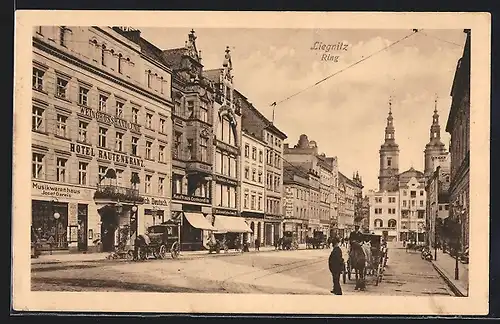 AK Liegnitz, Strassenpartie am Ring mit Hotel Rautenkranz