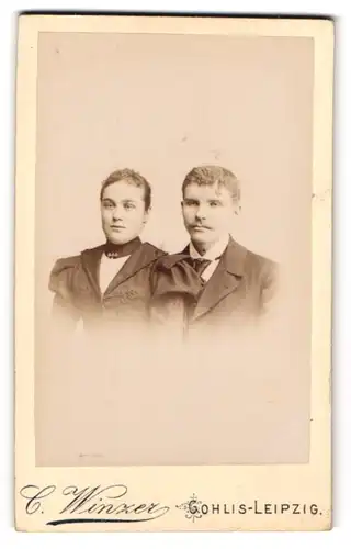 Fotografie C. Winzer, Gohlis-Leipzig, Äussere Halleschestr. 50, Junges Paar in eleganter Kleidung
